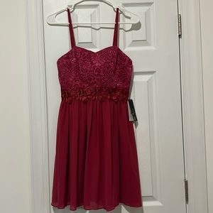 Semi-formal dress. Magenta size 5